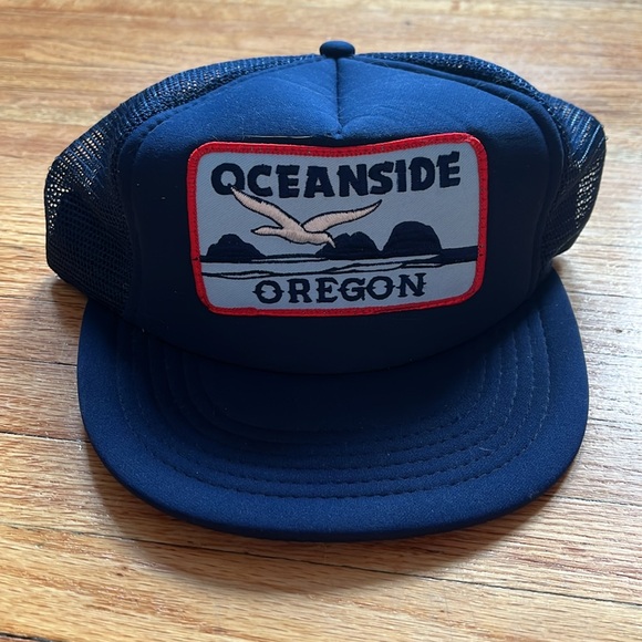 Vintage Oceanside Oregon Snapback Hat / 80s - 90s / Truck Style / Mesh - Picture 2 of 7